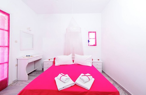 Naxos Town Hotel | Seaside Tranquility Suite - Peace and Views of the Deep Blue