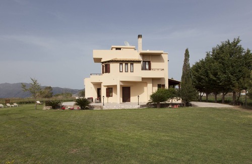 Korfalonas Villa | Seaside VILLA ALLEGRA with spectacular peaceful natural surroundings