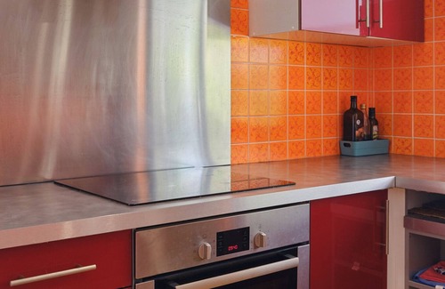 Arue Villa | Seaside villa with swimming pool in a large garden