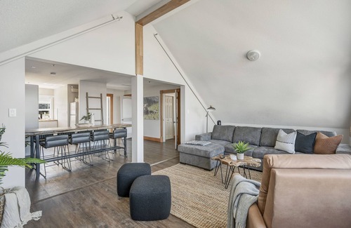Campbell River Condo | Seasky: Serene Float Living