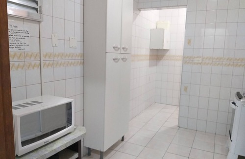 Vila Julia Apartment | SEASONAL APARTMENT IN GUARUJÁ ENSEADA - 10 MINUTES WALK FROM THE SEA - 2 BEDROOMS/GARAGE/WI FI!
