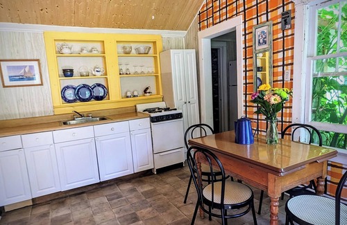 White Lake Cottage | Seasonal Cottages Colony With Outdoor Swimming Pool