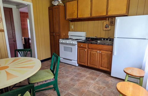 White Lake Cottage | Seasonal Cottages Colony with outdoor swimming pool