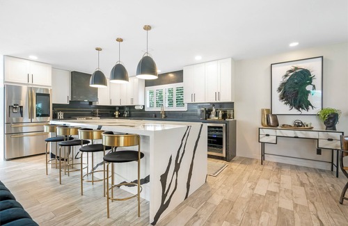 Central Corals House | Seasonal Private Oasis in Beautiful Neighborhood w/Private Pool