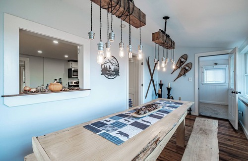 Bethel House | Seasonal rental 25/26 Spacious & Bright- Charming New England home