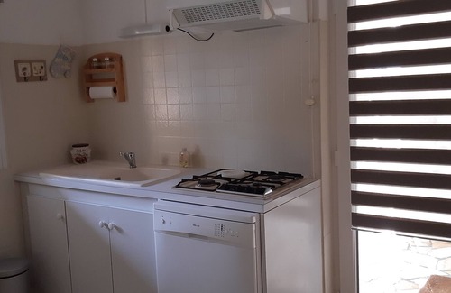 Sanary-sur-Mer Apartment | SEASONAL RENTAL GROUND FLOOR OF VILLA 4 TO 6 PEOPLE