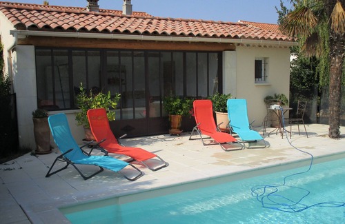Vedene House | seasonal rental of a house with garden and pool