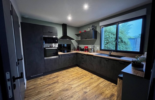 Lannilis House | Seasonal rental: Renovated workshop with swimming pool 10 minutes from the beach