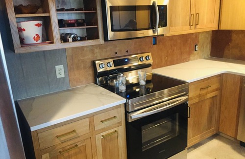 Niantic House | SEASONAL RENTAL Waterfront Home - 2,700 monthly