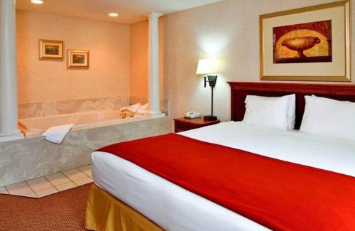 Highland Hotel | Seasons Inn & Suites Highland