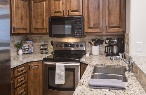 Edwards Condo | Seasons Lodge 206 | 2BR Arrowhead Condo w/summer AC, Pool, Hot Tub and Walk-to-
