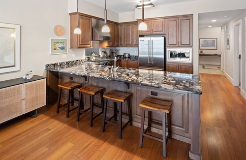 Sandpoint Condo | Seasons Top Floor Waterfront Heated Pool | Marina | Spa | Views