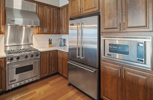 Sandpoint Condo | Seasons Waterfront | Pool, Marina, Hot Tub, Spa