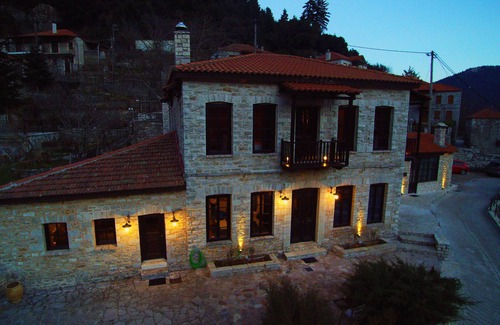Karpenisi House | Seasons-Winter 5 Bedroom Home 250m2