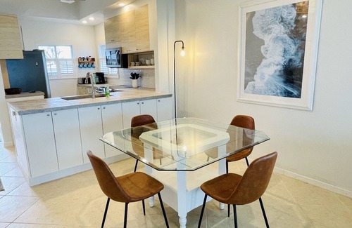 Sanibel Condo | "Seaspray" beachfront, GULF VIEWS, free bikes!
