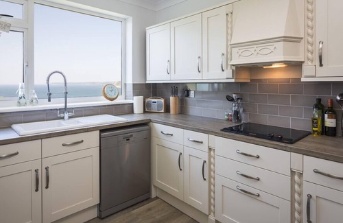 Bigbury-on-Sea Cottage | SEASPRAY (BIGBURY-ON-SEA), family friendly in Bigbury-On-Sea