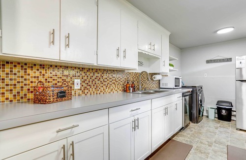 Old Ballard Apartment | Seattle Garden Apt: Walk to Water & Amenities!