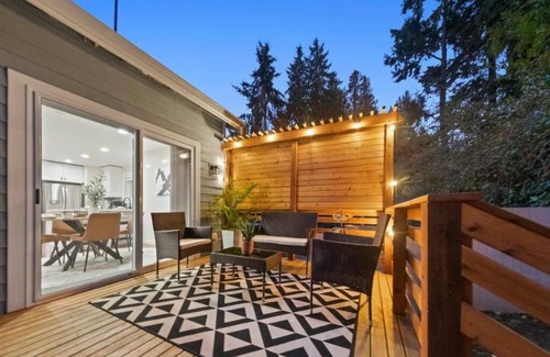 Seattle Metro Area House | Seattle Getaway New Home + Gym