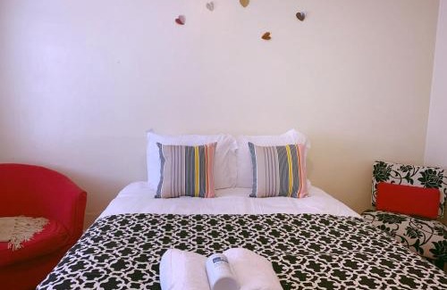 Eastlake House | Seattle Urban Village- private room