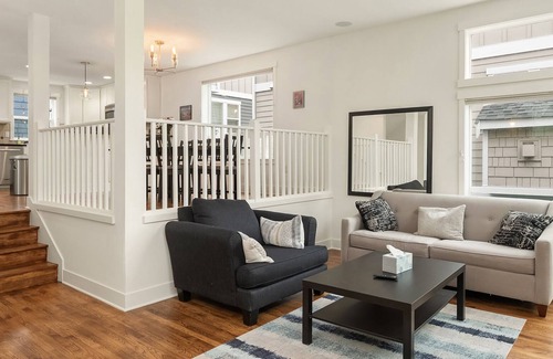 Mann House | Seattle Vacation Home: 3 en-suite bedrooms with outdoor space!