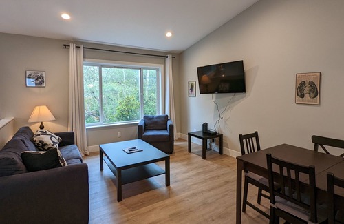 High Point House | Seattle Vacation Home: The Newsroom - West Seattle 4 bedroom home