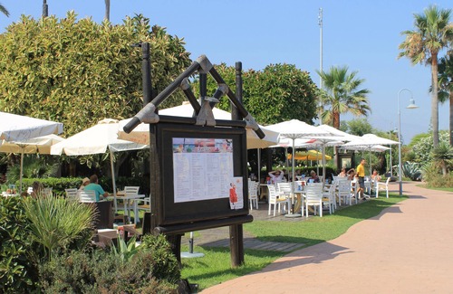 New Golden Mile Apartment | Seaview 2 Bedroom Family Apartment.Walk To The Beach And Amenities