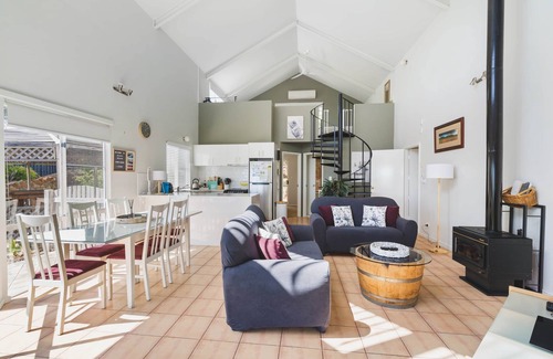 Peppermint Grove Beach House | Seaview Town House by Peppy Beach Retreats® (6 Adults), Town House