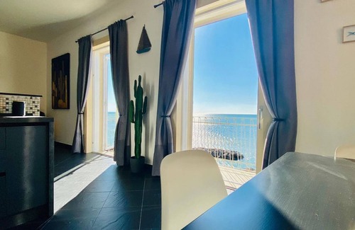 Salerno Apartment | Seaview Balcony Apartment - 5mt Dalla Spiaggia! x6
