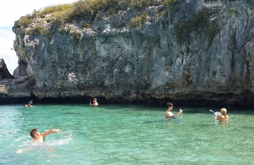 Black Point Apartment | Seaview Apartment Five Miles South of The Swimming Pigs And Thunderball Grotto