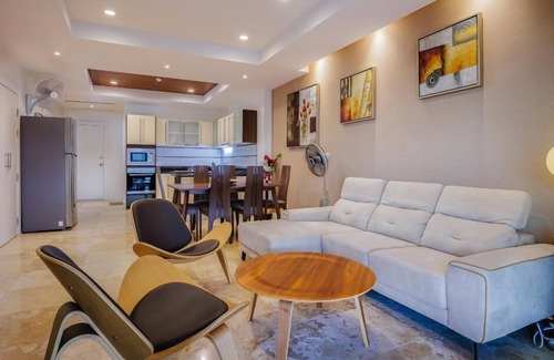 Wichit Condo | Seaview Condo with Large Pool (BAP1)