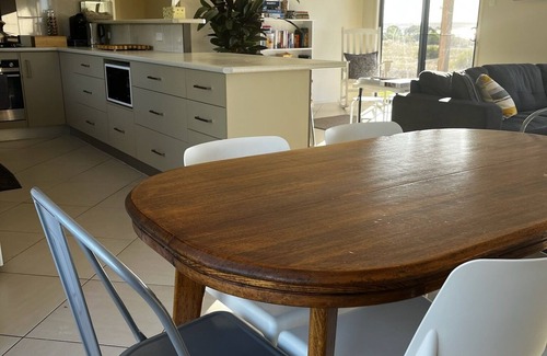 Scott House | Seaview Escape - 3 bedrooms, sleeps 7