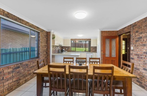 Barrack Heights House | Seaview Escape Beach Family Getaway with Games