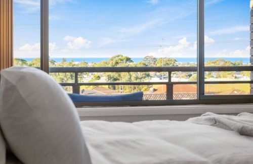 Barrack Heights House | Seaview Escape - Beach Family Getaway with Games