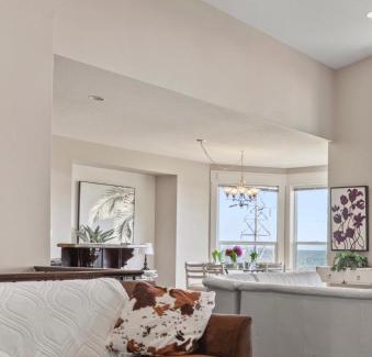 Ladysmith House | Seaview Executive Home