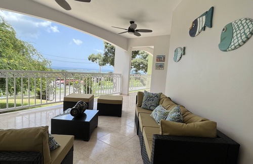 Zarzal House | Seaview family retreat with pool, at 5 min from the beach in Río Grande P.R