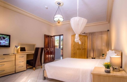 Ghanatown Hotel | Seaview Gardens Hotel