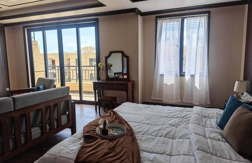 Challengers Hotel | Seaview Gardens
