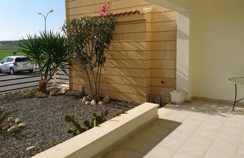 Gastria Apartment | SEAVIEW & GROUNG FLOOR APARTMENT