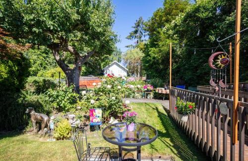 West Seattle House | Seaview Hideaway Heated Floors, free parking