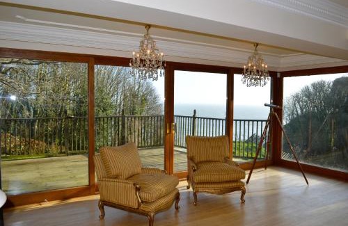 Seaview House | Seaview Holidays - Salterns Village