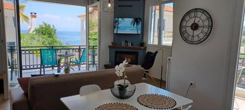 Mytilene Apartment | Seaview Luxury Apartment with private parking