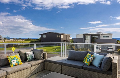 Waiotahi House | Seaview Oasis