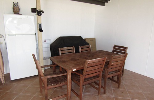 Tiddy Widdy Beach House | Seaview Retreat - Modern 3 bedroom holiday home
