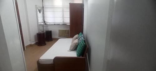 Bandra West House | SEAVIEW Room Bandra W Bandstand Nr Taj WOMEN ONLY