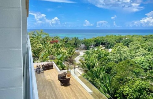 Roatan House | SeaView Studio with Pool and Gymnn