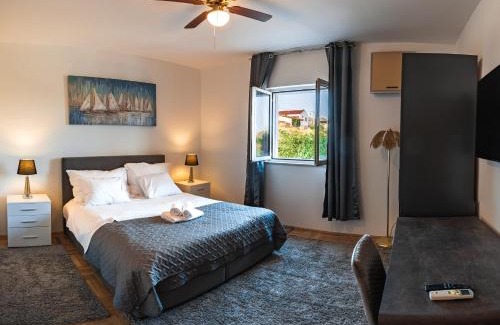 Rtina House | Seaview Villa Summer with private pool & garden