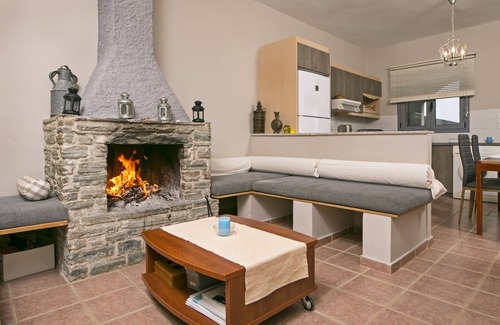 Nea Styra Villa | Seaview VillanOnly 100 meters from the beach and with ulimited sea view.