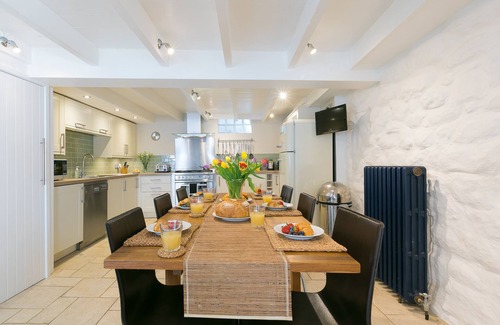 St Ives Cottage | Seawater cottage in beautiful St Ives with car parking