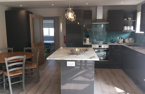 Sutton-on-Sea House | Seaways Holiday Cottage - 3 bed, 2 bath, dog friendly bungalow near beach