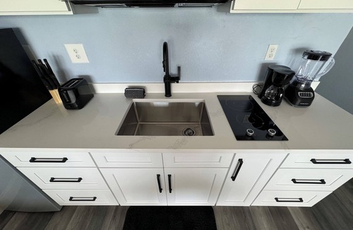 Daytona Beach Condo | Seaz The Dayz in a Newly Renovated Oceanfront StudionPOOL/OCEAN ACCESS OPEN